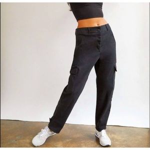 Aritzia Wilfred Free Modern Black Cargo Pants